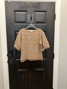 TWRHLL by Christie Brinkley Tan & White Striped Short Sleeve Top Large